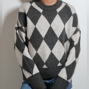Abercrombie & Fitch women’s jacquard knit sweater grey and white checkered - S